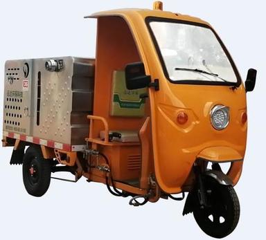 Electric High Pressure Cleaning Tricycle Capacity: 900 Kg/Hr