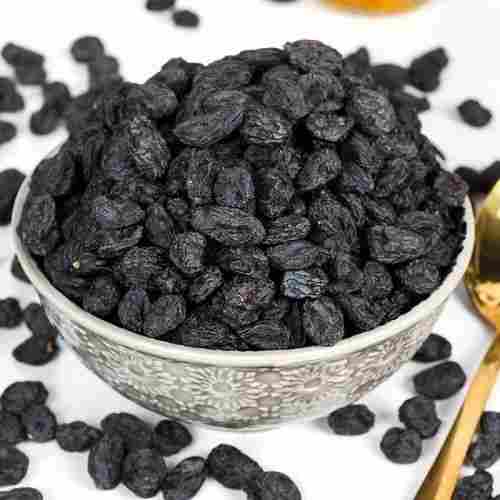 Organic and Healthy Black Raisins