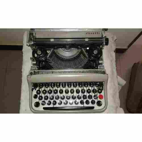 Decorative Vintage Old Antique Typewriter In Good Condition