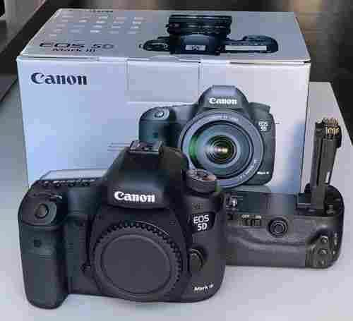 Brand New EOS 5D Mark IV DSLR Camera With All Accessories (Canon)