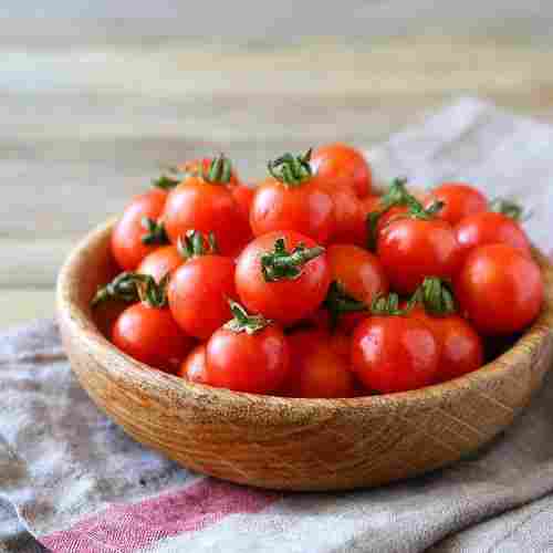 Healthy and Natural Fresh Cherry Tomato