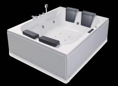 Rectangular White Jacuzzi Bath Tub