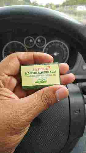 La Fleur Aloe Vera Glycerin Soap (Pack of 1 x 42 Pieces)