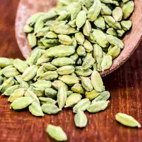 Healthy and Natural Organic Dried Green Cardamom