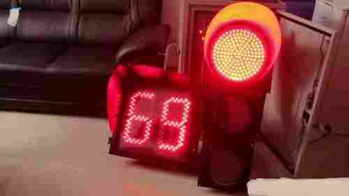Traffic Light with Microelectronic Based Programmable
