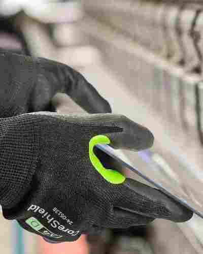 Plain Pattern Black Color Hand Gloves