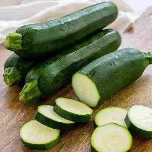 Rich Natural Taste Healthy Organic Green Fresh Zucchini with Pack Size 25-50kg