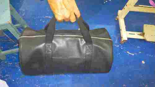 Spacious Zipper Closure Black Colour Leather Bags for Travel