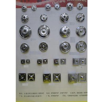  सिल्वर राउंड सिलाई 2 पार्ट टिच बटन 1 होल और साइज़ 9-12 मिमी के साथ 