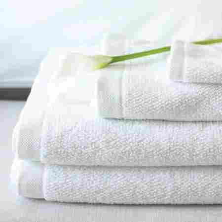 Premium Quality White Color 100% Cotton Hotel Bath Towel Gauge : 550 GSM Size : 30x60 Inch