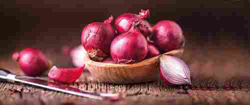 A Grade 100% Pure and Natural Fresh Red Onions for Cooking and Salads