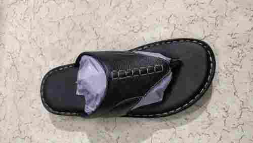 Plain Design Men Leather Slipper With Low Heel And Round Shape Toe For Casual Wear