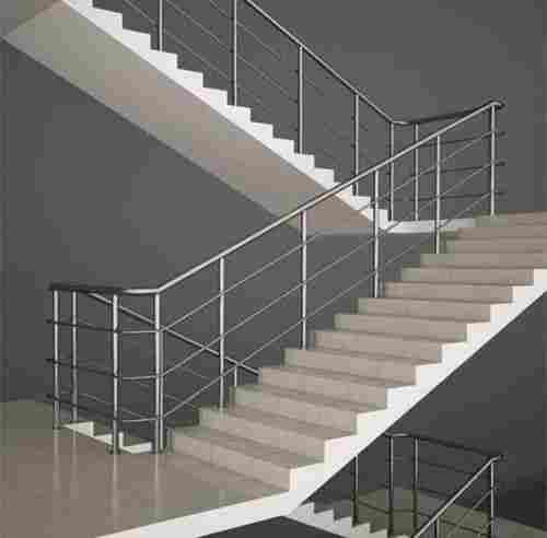 Plain Stainless Steel Staircase Railing Used In Homes And Commercial Complex