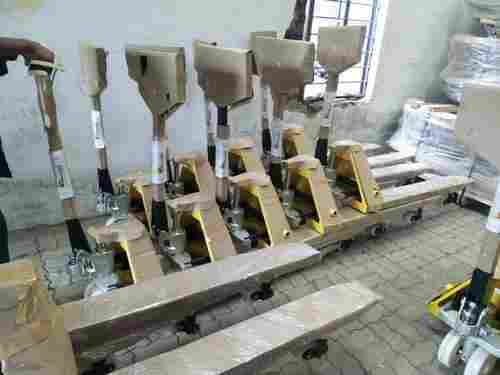 Easily Operate Low Maintenance Sturdy Construction Godrej PU Wheels Hand Pallet Truck