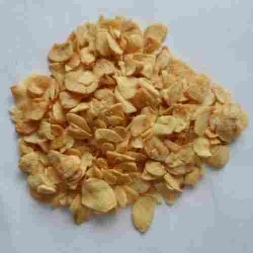 Fresh Fried Dried Garlic Flakes With High Nutritious Value 1 Kg Pack
