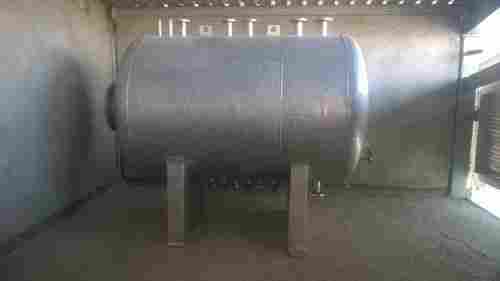Sturdy Construction Cylindrical Oil Storage Tank (Storage Capacity 250-20000 Ltr)