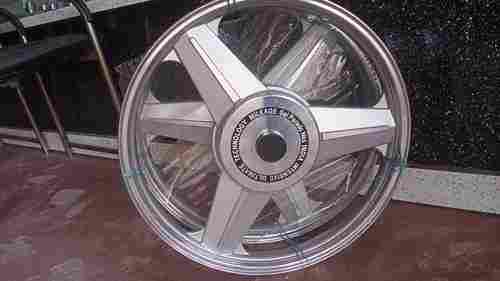Highly Durable and Silver Color Motorcycle Wheel Rim