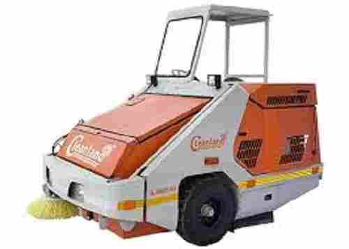 Automatic Street Sweeping Machine With 450 Kgs Hopper Capcaity And 1660 Kgs Weight