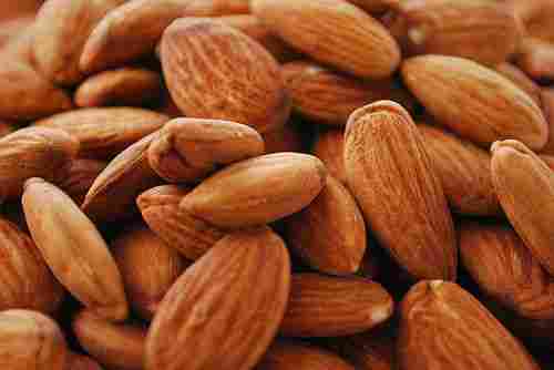 100% Organic And Natural Almonds Nuts With 1 Year Shelf Life