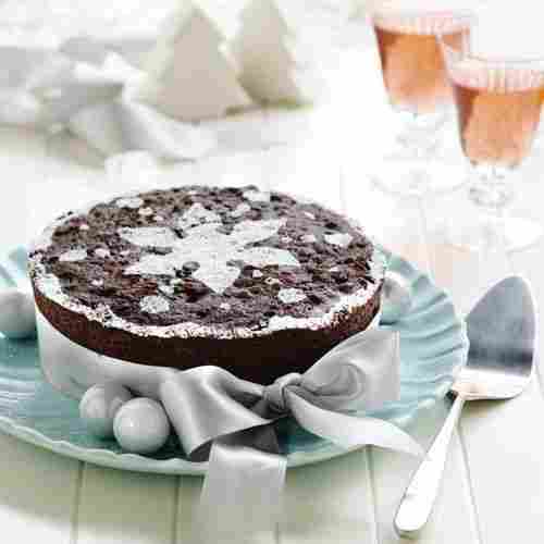 Delicious Taste and Mouth Watering Chocolate Christmas Cake