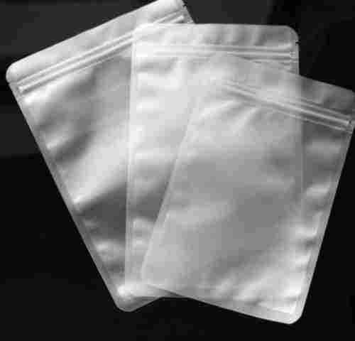 Plastic Zipper Bag With Easy Folding In Transparent White Color For Packaging Food