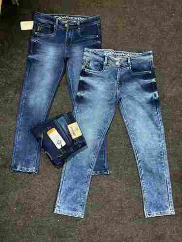 Blue Slim Straight Fit Stretchable Men Denim Jeans With 100% Cotton Fabric