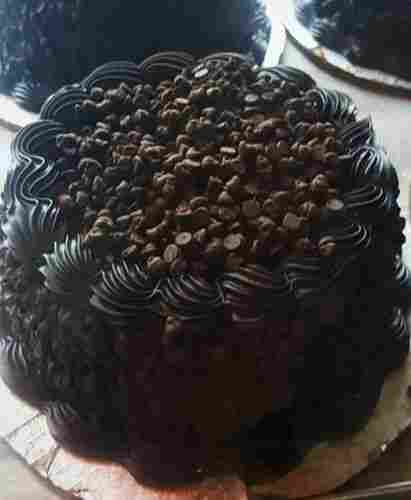 Round Shape Dark Chocolate Cake With 1 Week Shelf Life And Yummy Taste