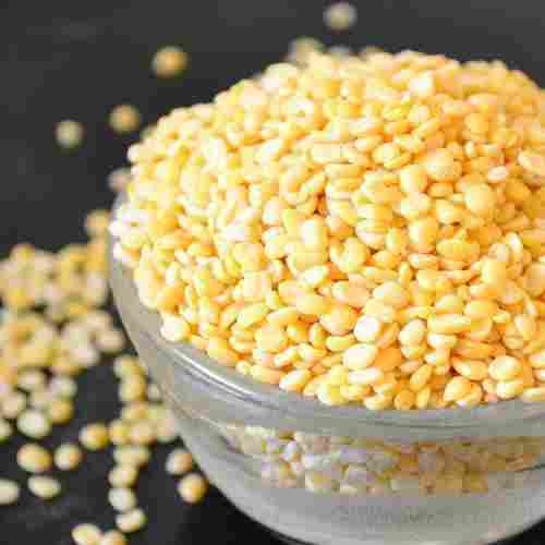 Dried And Organic Yellow Colour Moong Dal With 1 Year Shelf Life And 99% Purity