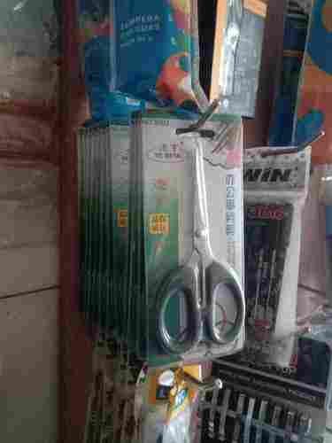 Ligh Weight Plastic 9017 Super Sharp Paper Scissors For Cloth Cutting Size 5 Inch