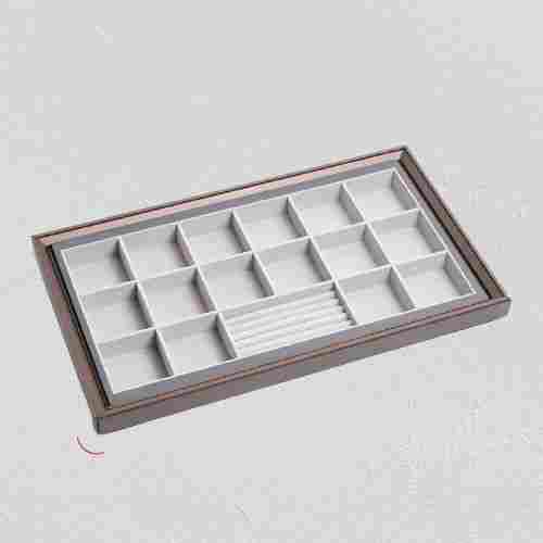 Light Weight And Spacious Brown And White Color Jewellery Packaging Box