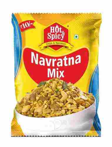 Hygienic Prepared Salty And Spicy Taste Crispy Hot Spicy Navratna Mix Namkeen
