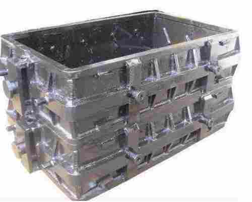 Moulding Boxes In Mild Steel Body Material And Rectangular Shape