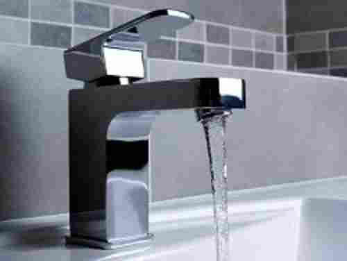 Superior Chrome Finish Brass Circular and Linear Flow Modern Bathroom Faucet