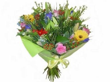 Plastic Mix Flower Bouquet Used As Gifting Purpose In Birthdays And Anniversaries 