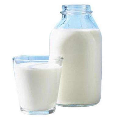 Natural White Cow Milk With 1 Day Shelf Life And Rich In Calcium, Protein Age Group: Adults