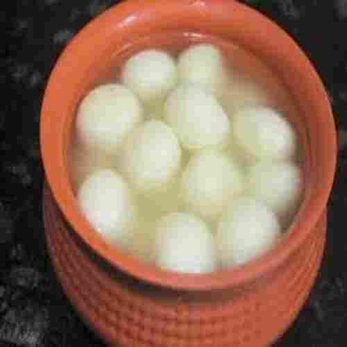 Delicious Rasgulla Sweet 1 Kg With 5 Week Shelf Life And 0.2% Fat Contents