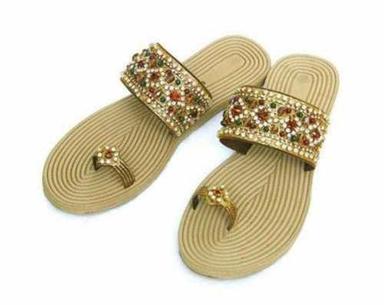 Summer Non Slippery And Faux Leather Shinny Gold Lining Party Wear Golden Ladies Fancy Slippers 