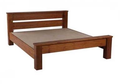 Machine Made Sturdy Construction Skin Friendly Polished Wooden Bed
