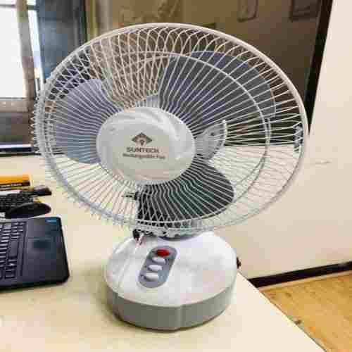 Light Weight White And Grey Electric Table Fan 2100 Rpm Fan Speed Related Voltage 220 Volt 