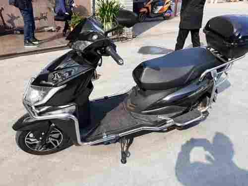 High Speed And High Design Kuku Aashee Electric Battery Two Wheeler Scooty