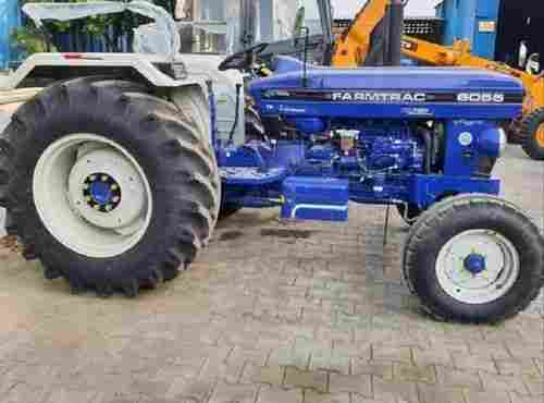 Long Durable Heavy Duty And Powerful Engine Farmtrac 6055 Blue Tractor