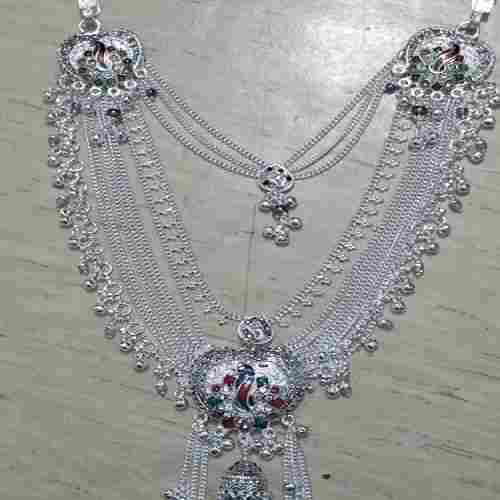 Silver Beautiful And Stylish Look Women Necklace For Party And Wedding
