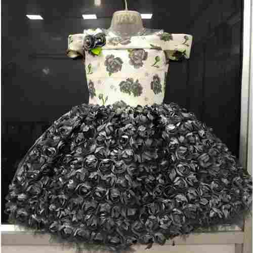 Breathable Party Wear White With Black Short Sleeve Baby Frock 