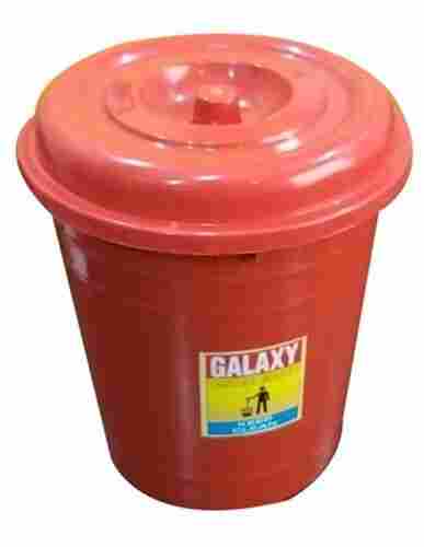 Red Plastic Dustin Bucket With Lid, 9 Liter