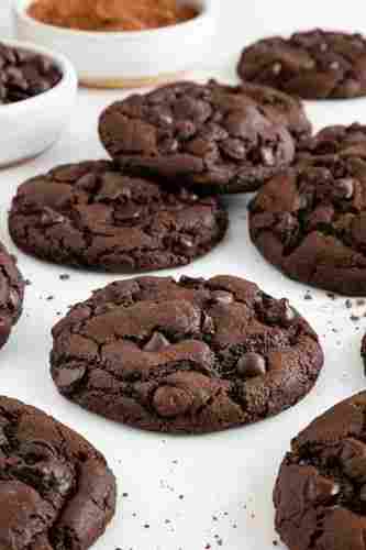 Delicious Crispy And Yummy Chocolate Biscuits/ Cookies