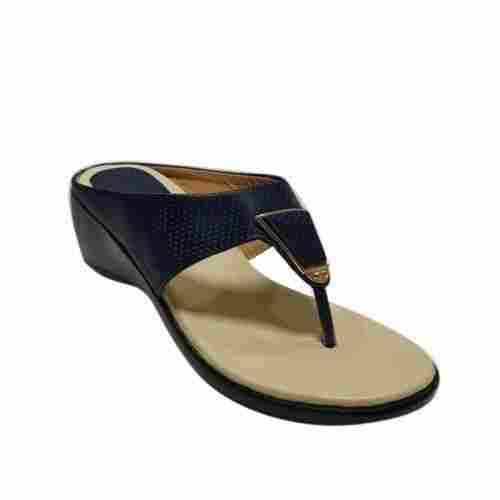 Sleek And Stylish Design Comfortable To Use Casual Wear Plain Leather Chappals For Ladies 