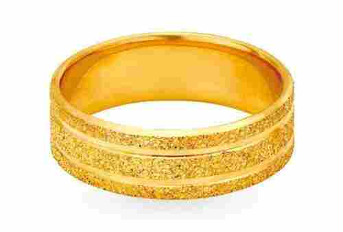 Women Stylish Party Wear Skin Friendly Light Weight Beautiful Design Gold Plated Ring 