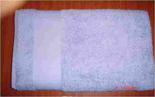 Skin Friendly Highly Water Observation Lightweight Extra Soft Dyed Border Towels