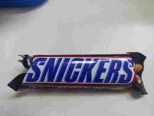 Hygienically Packed Mouth Watering Delicious Tasty Sweet Snickers Chocolate