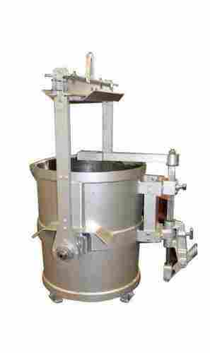 Bottom Pouring Ladle, 200 Kg To 20 Ton Capacity, Cylindrical Shape